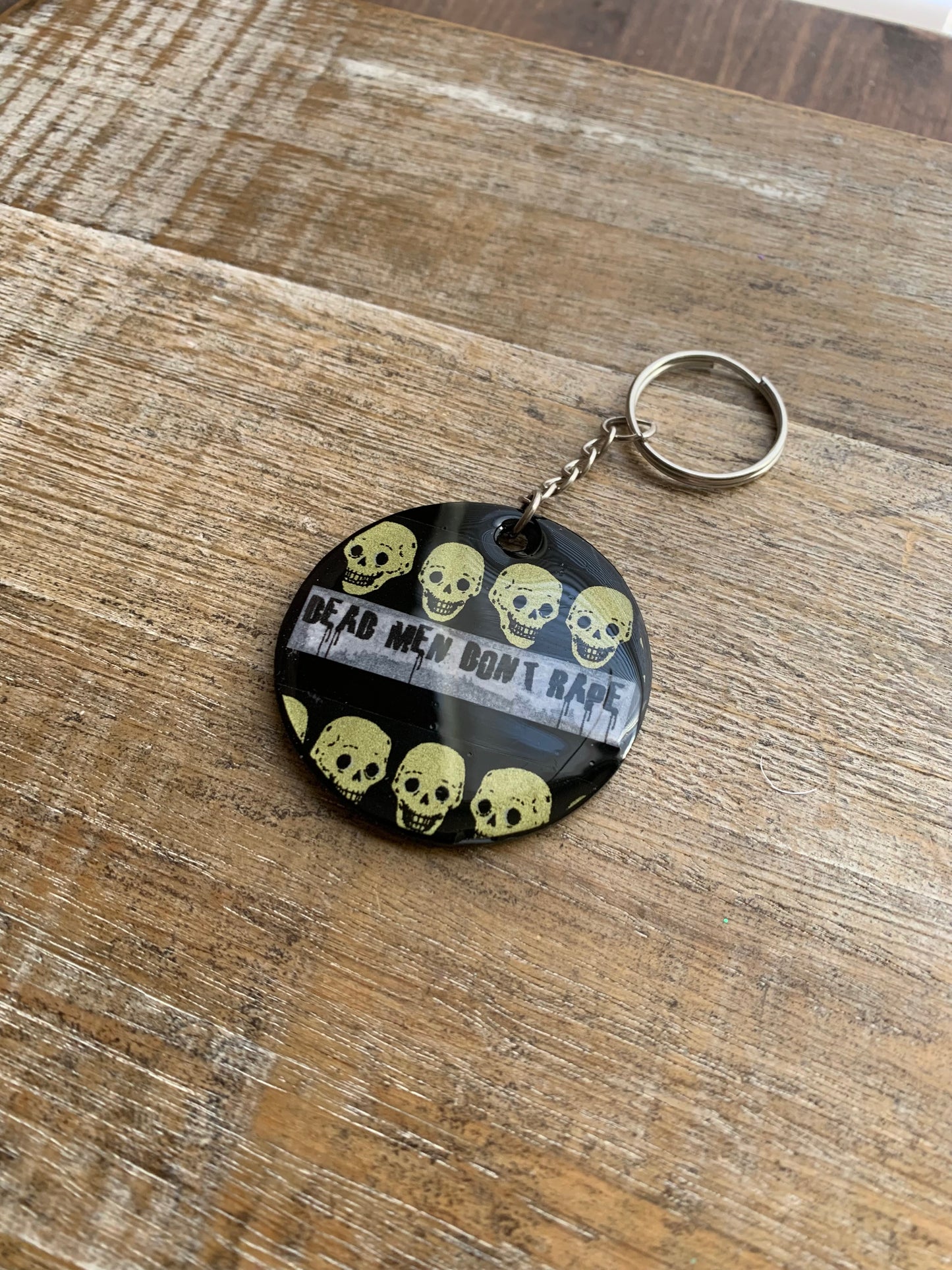 Dead Men Don’t Rape Skull Keychain Black Circle Keyring