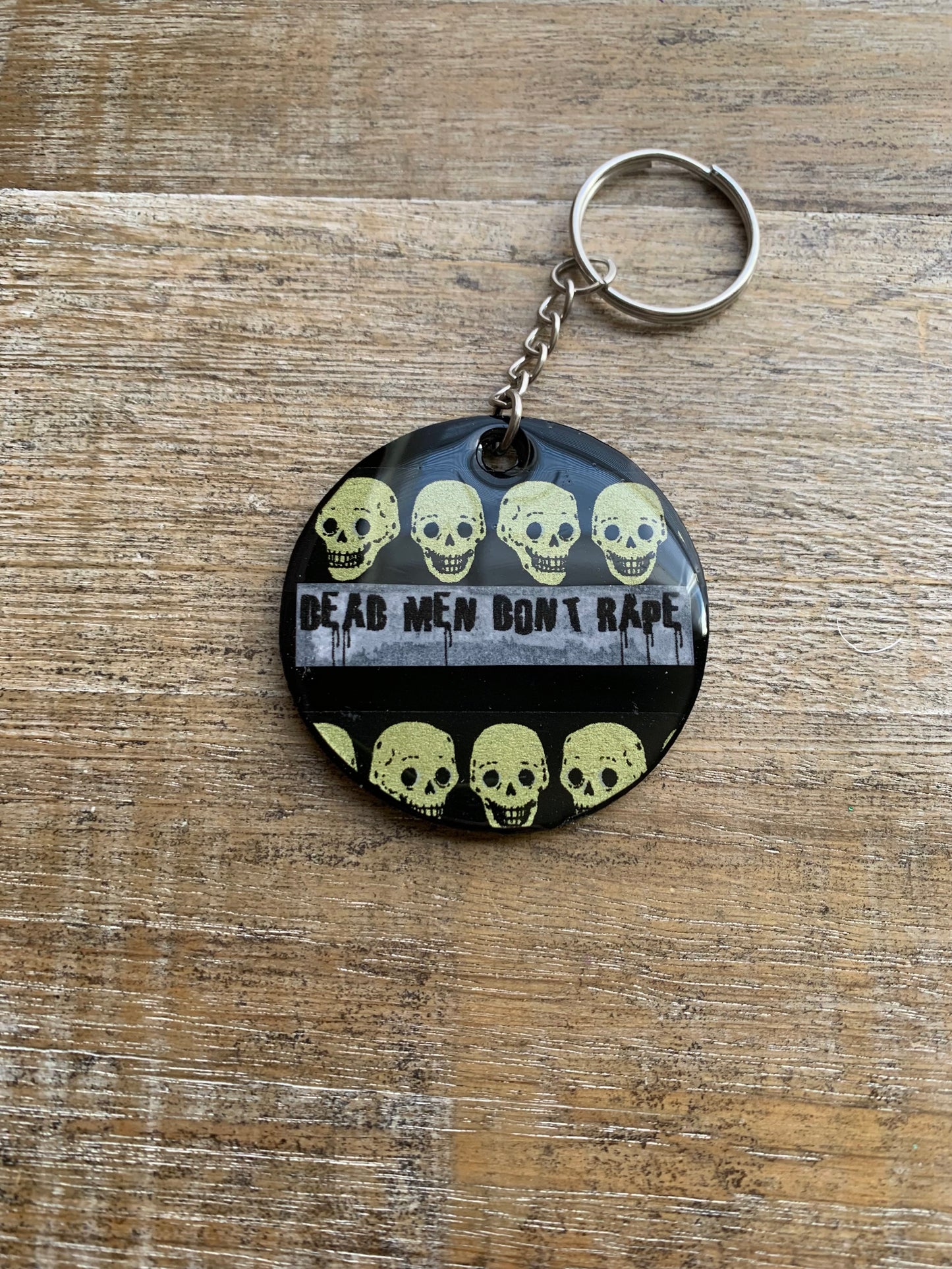 Dead Men Don’t Rape Skull Keychain Black Circle Keyring