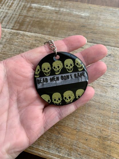 Dead Men Don’t Rape Skull Keychain Black Circle Keyring