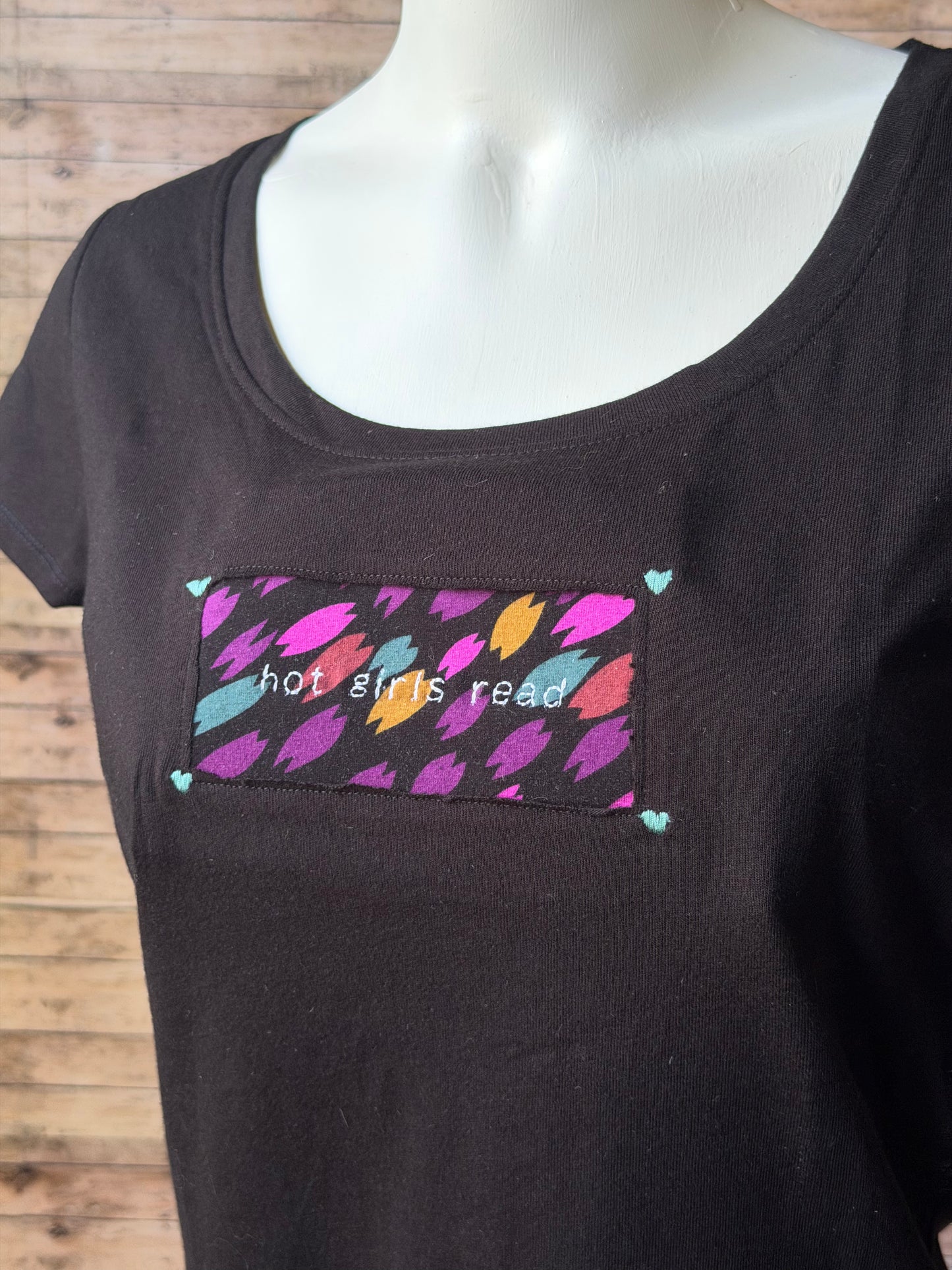 Hot Girls Read Reclaimed Upcycled T Shirt Size M with Matching Twist Headband Womens Bundle