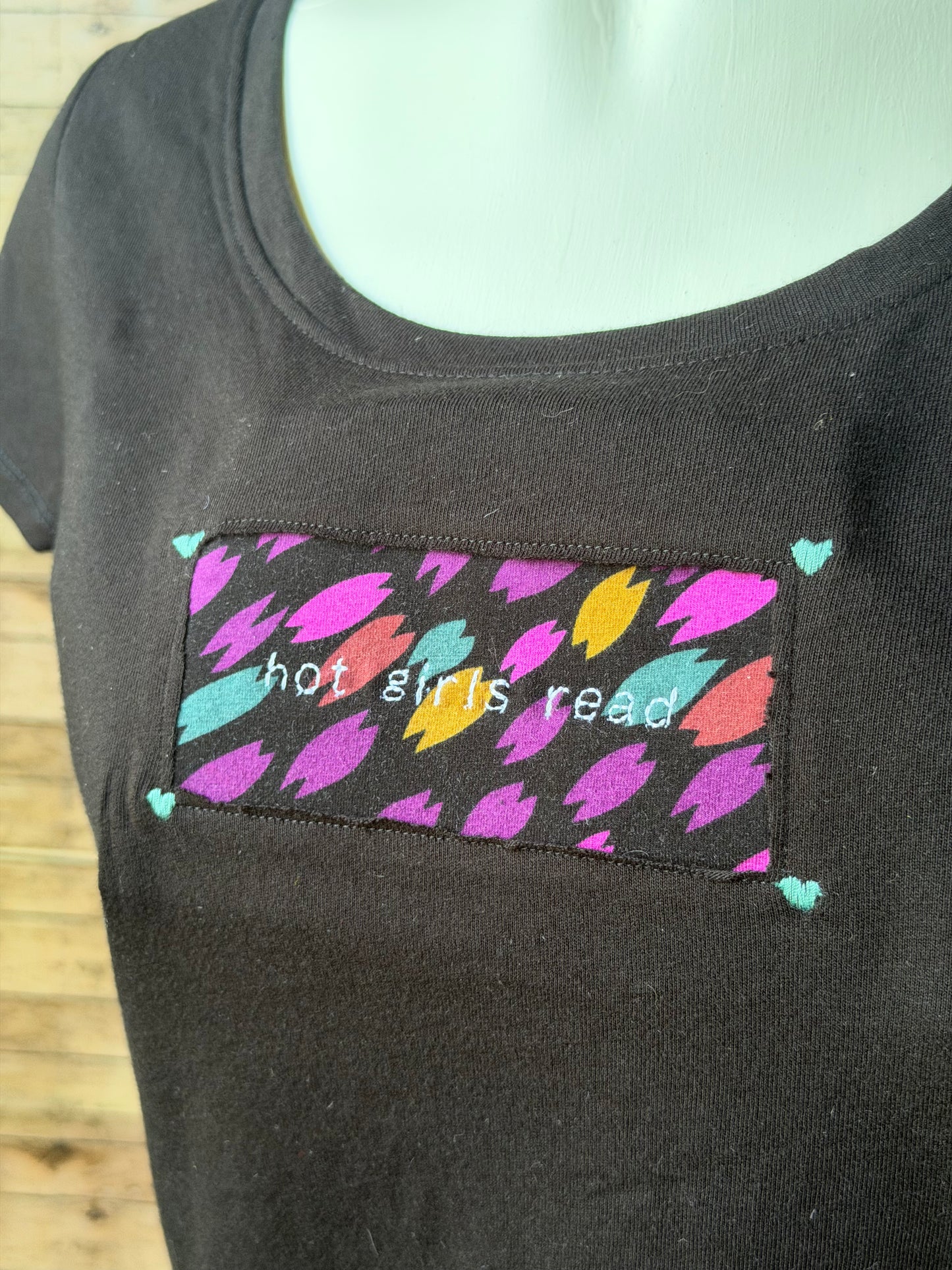 Hot Girls Read Reclaimed Upcycled T Shirt Size M with Matching Twist Headband Womens Bundle