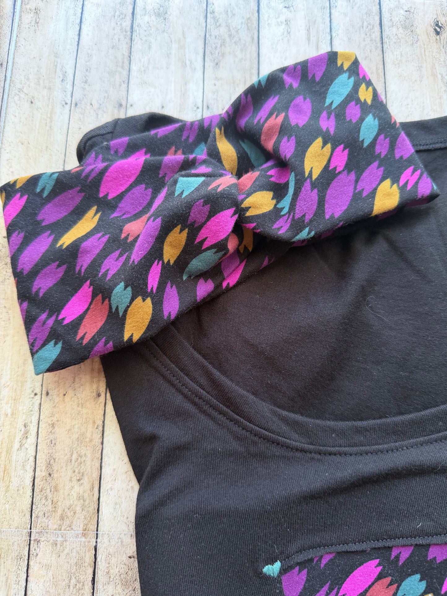 Hot Girls Read Reclaimed Upcycled T Shirt Size M with Matching Twist Headband Womens Bundle