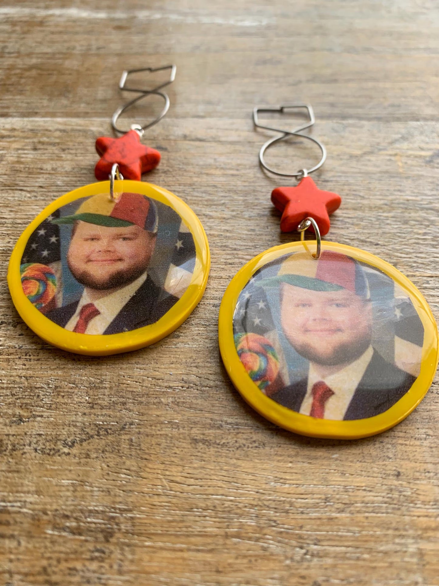JD Vance Meme Tunnel Gauge Earrings Art Deco Liberal Ear Hangers Kidcore Lollipop JD Vance Funny Meme Yellow Democrat Clip On Earrings