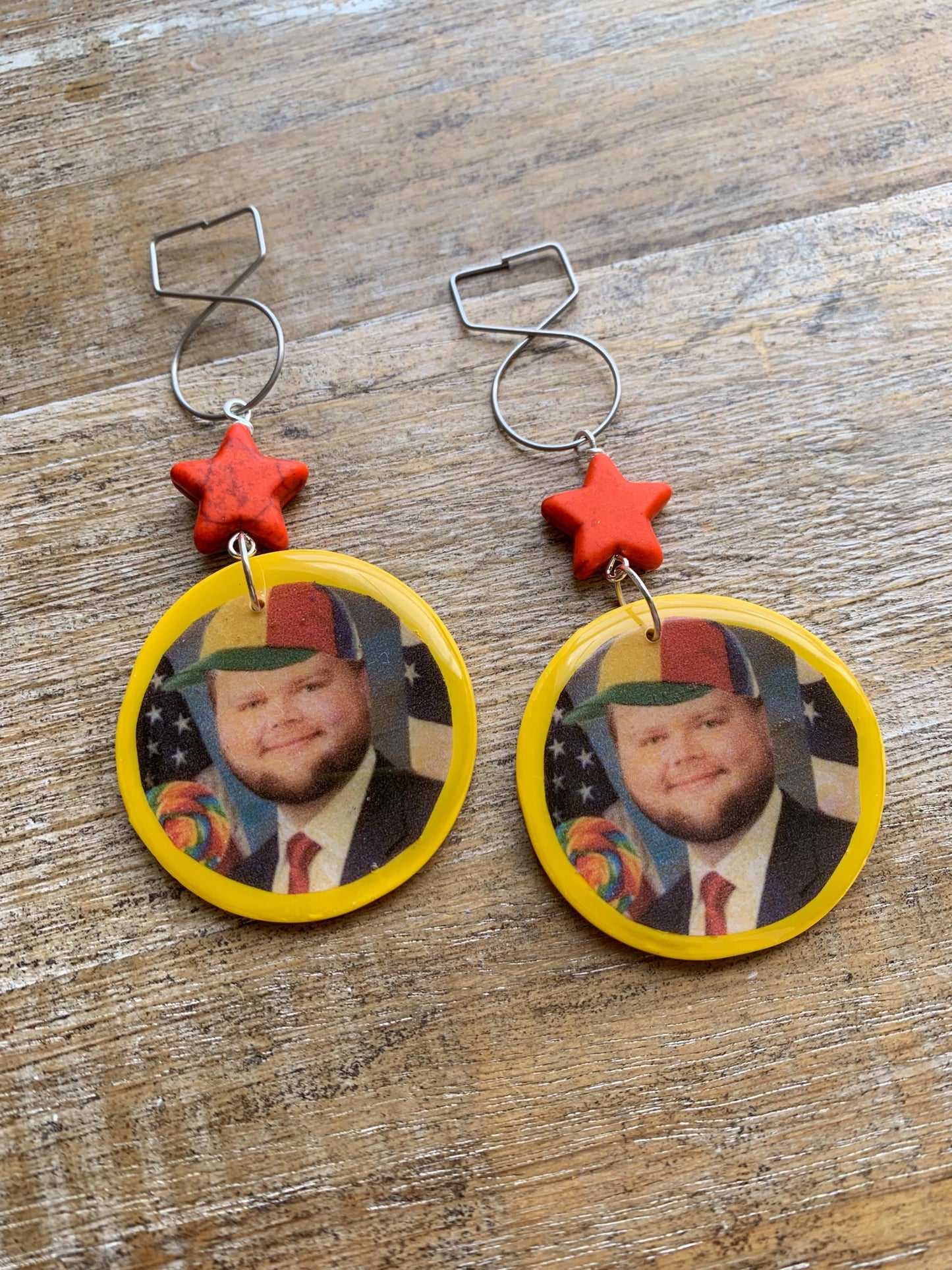 JD Vance Meme Tunnel Gauge Earrings Art Deco Liberal Ear Hangers Kidcore Lollipop JD Vance Funny Meme Yellow Democrat Clip On Earrings