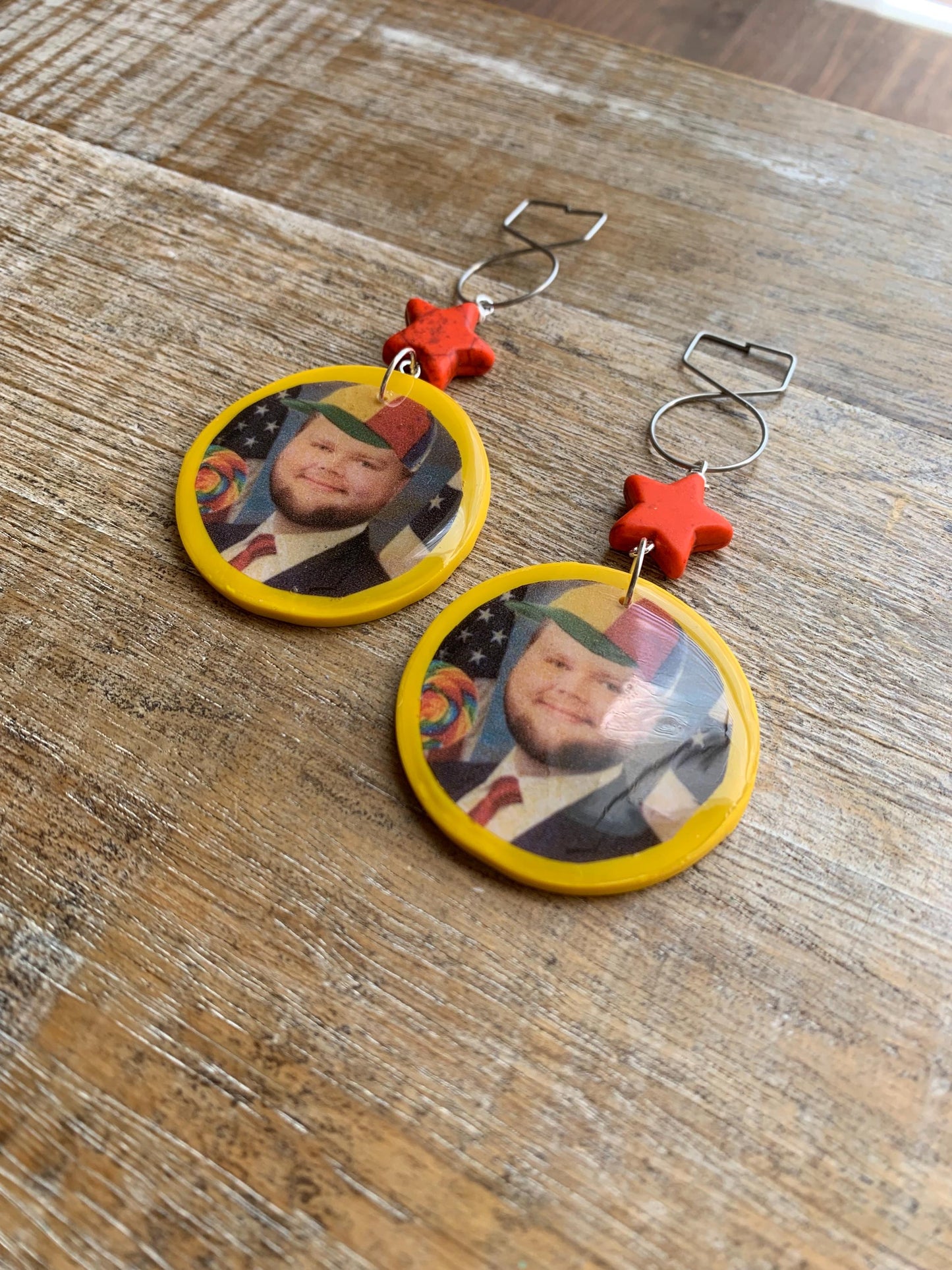 JD Vance Meme Tunnel Gauge Earrings Art Deco Liberal Ear Hangers Kidcore Lollipop JD Vance Funny Meme Yellow Democrat Clip On Earrings